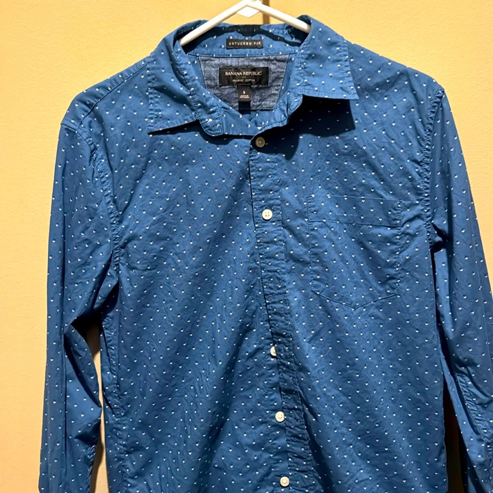 Banana republic blue button down shirt